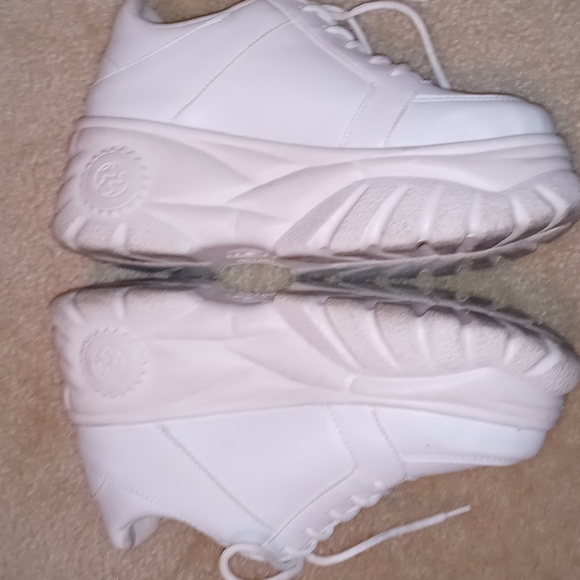 Urban Outfitters White Platform Sneakers Size or 39
